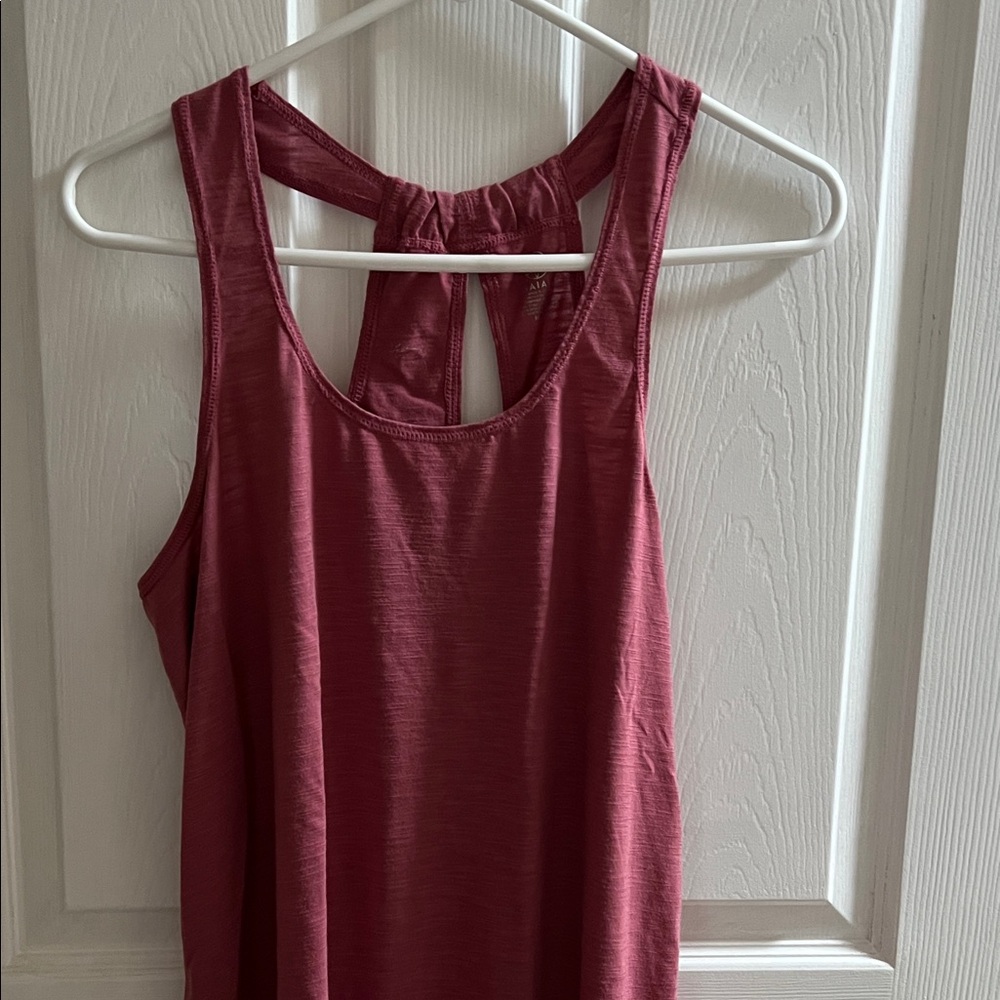 GAIAM Sleeveless Maroon Tank Top